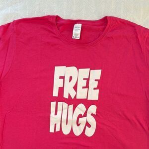 Gildan Women’s Pink 'Free Hugs' T-Shirt Heavy Cotton Size 3XL